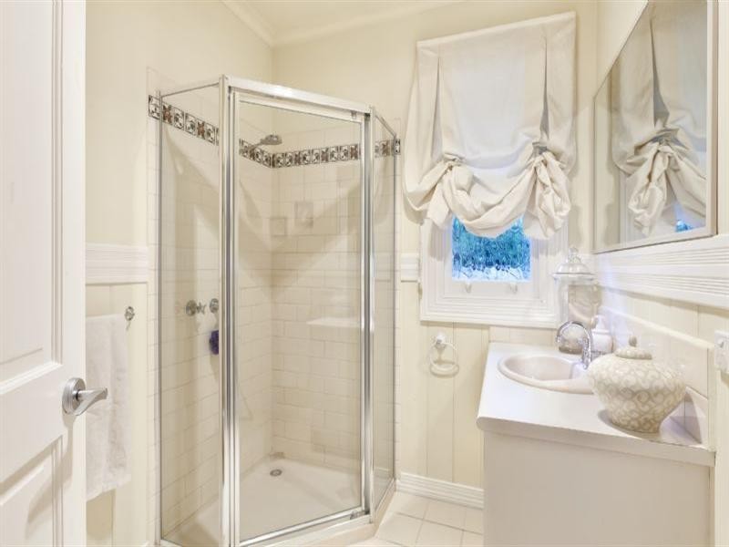 20 Summit Crescent, Ringwood North VIC 3134