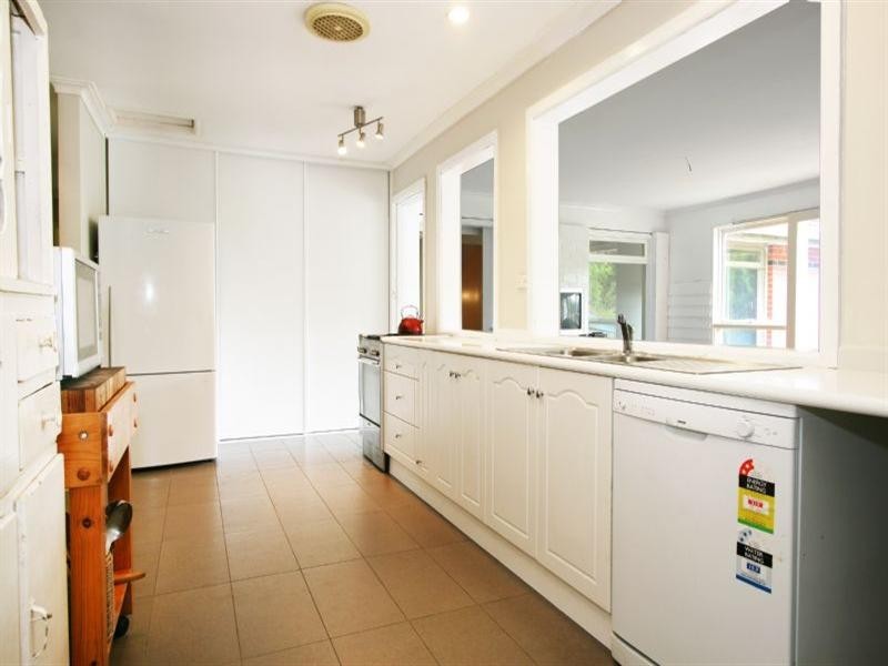 10 Hender Street, Ringwood East VIC 3135