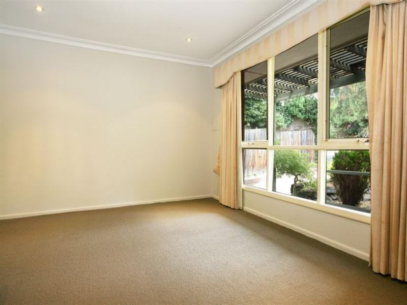 10 Hender Street, Ringwood East VIC 3135