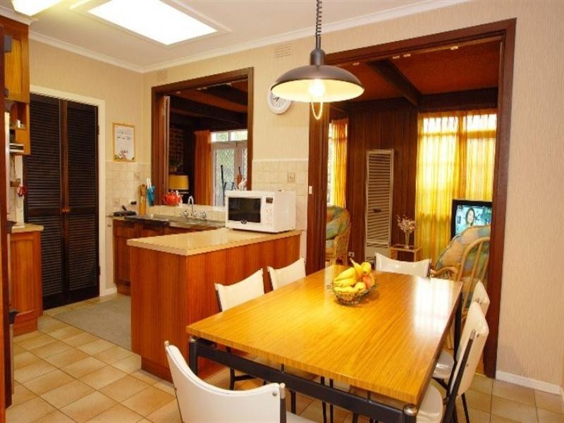 8 Ben Hogan Court, Mount Waverley VIC 3149