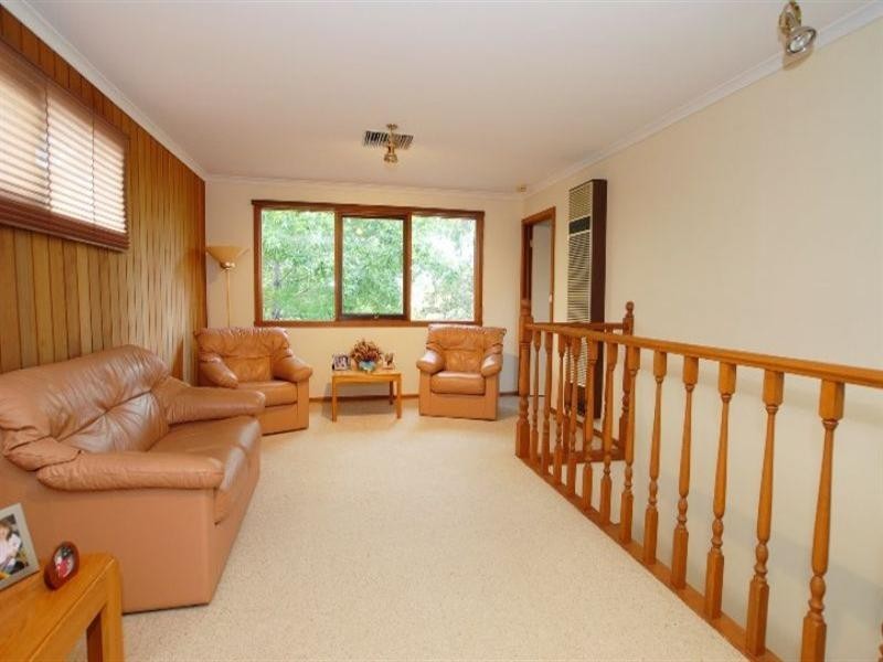 8 Ben Hogan Court, Mount Waverley VIC 3149