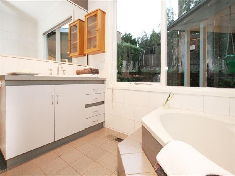 11A Evelyn Road, Ringwood North VIC 3134