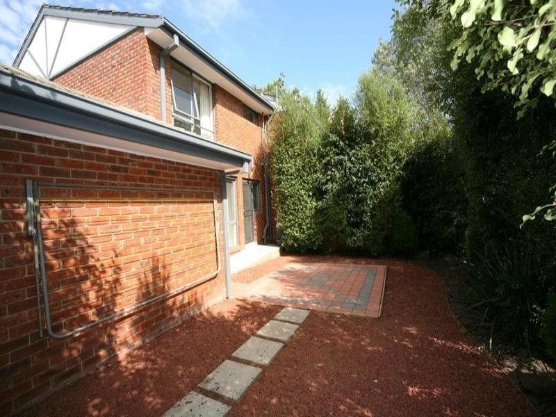 2/12 Sherwood Avenue, Ringwood East VIC 3135