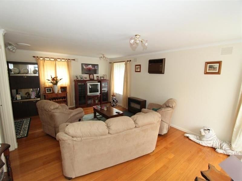 7 Tamar Drive, Melton South VIC 3338