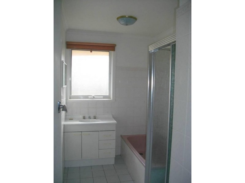 18 South Parade, Blackburn VIC 3130
