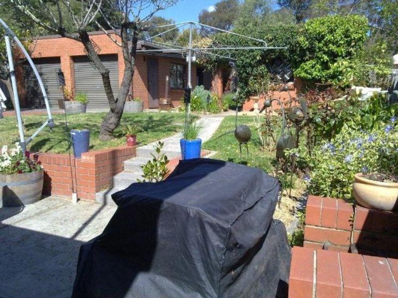 18 South Parade, Blackburn VIC 3130