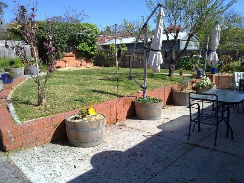 18 South Parade, Blackburn VIC 3130