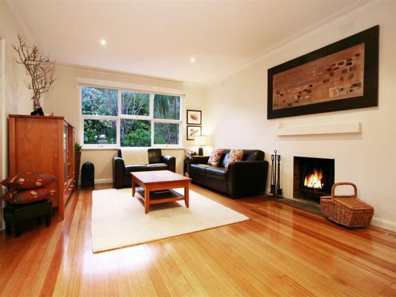 16 Adolphson Avenue, Ringwood North VIC 3134