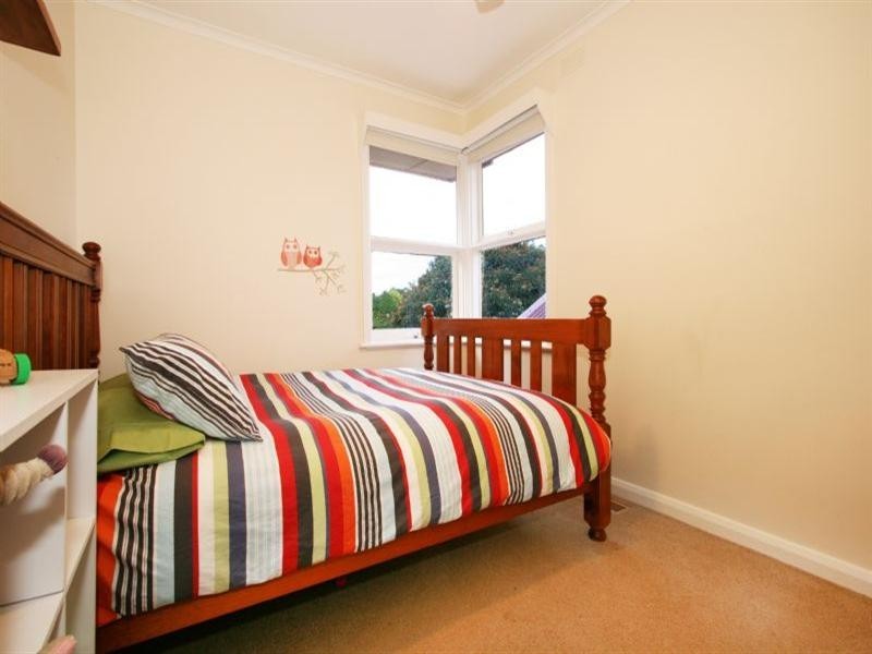 16 Adolphson Avenue, Ringwood North VIC 3134