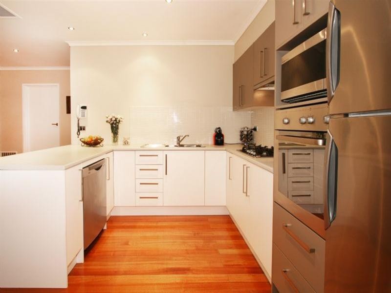 24 Glenvale Road, Ringwood North VIC 3134