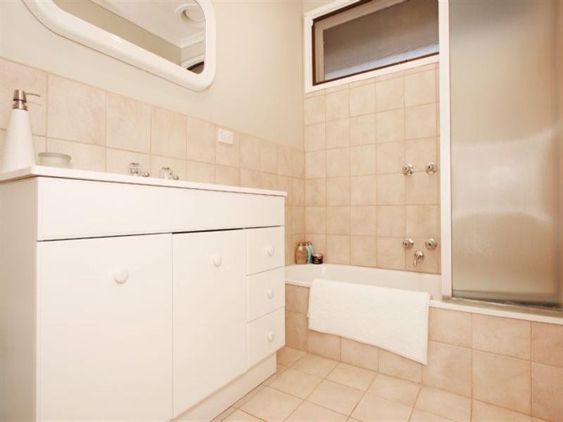 24 Glenvale Road, Ringwood North VIC 3134