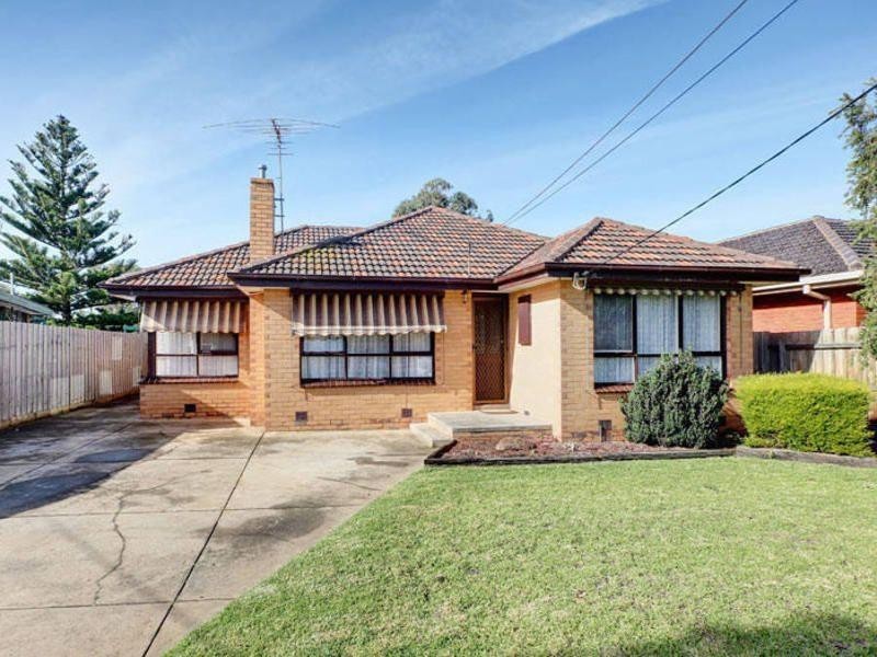 14 Blaxland Road, Melton South VIC 3338