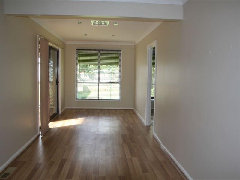 14 Blaxland Road, Melton South VIC 3338