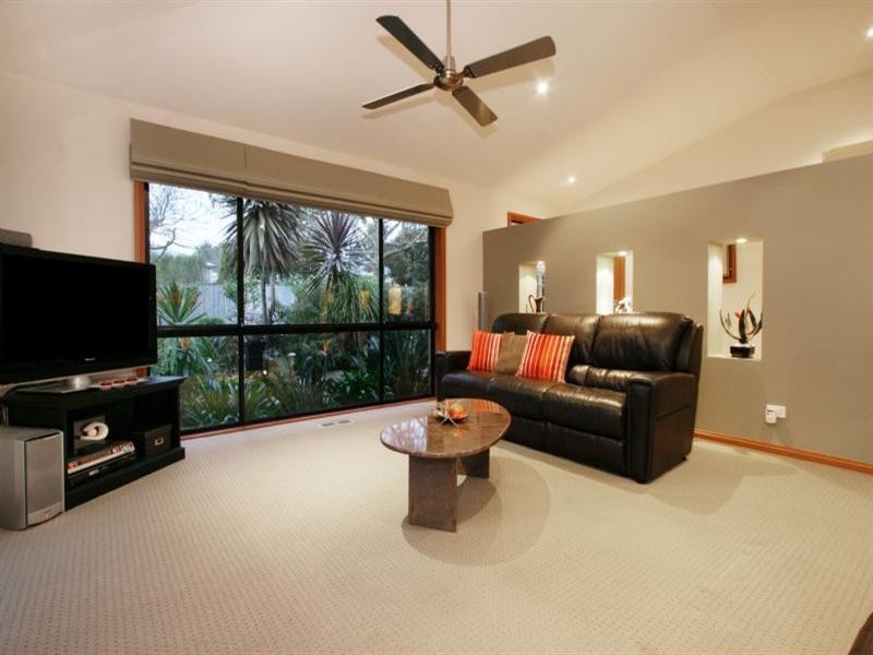 2A Charles Street, Ringwood East VIC 3135