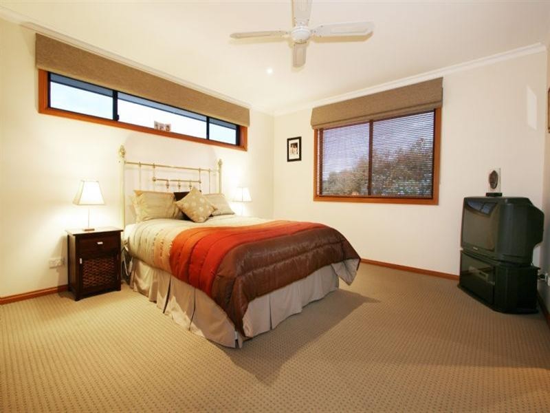 2A Charles Street, Ringwood East VIC 3135