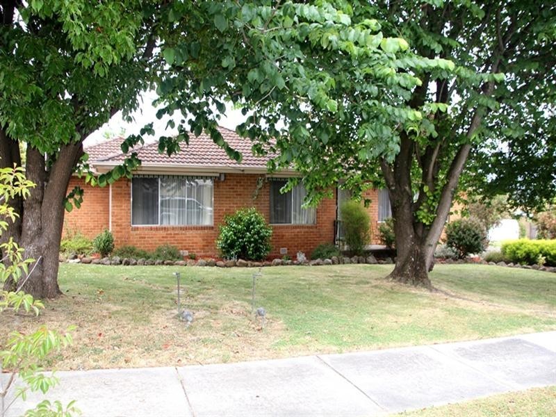 13 Cherry Tree Grove, Croydon VIC 3136