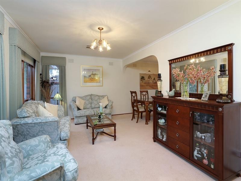 6 OAKTREE Road, Croydon North VIC 3136