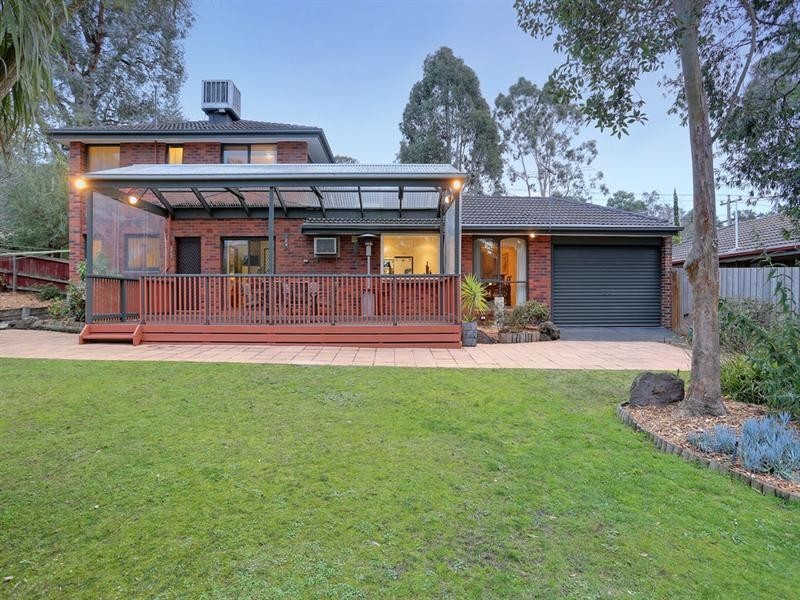 6 OAKTREE Road, Croydon North VIC 3136
