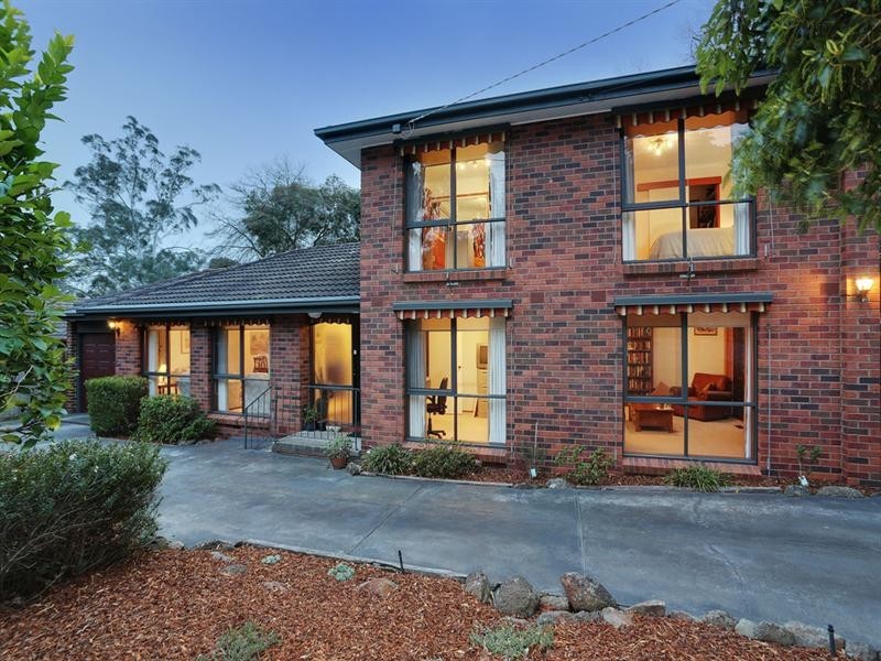 6 OAKTREE Road, Croydon North VIC 3136