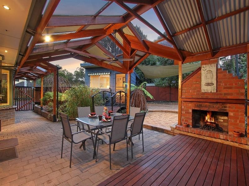 1 LEE ANN Crescent, Croydon VIC 3136