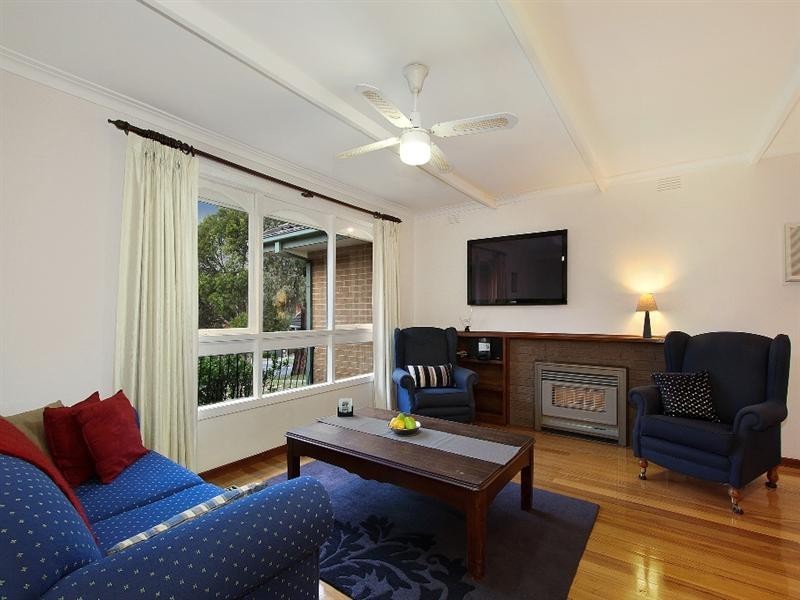 1 LEE ANN Crescent, Croydon VIC 3136