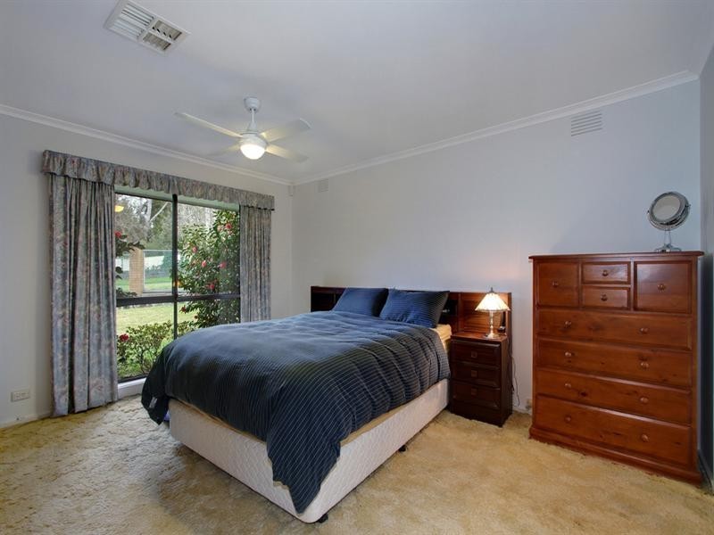 11 HARLEY Crescent, Mooroolbark VIC 3138