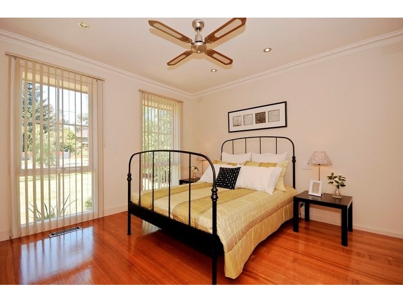 2 AMINGA Court, Croydon VIC 3136