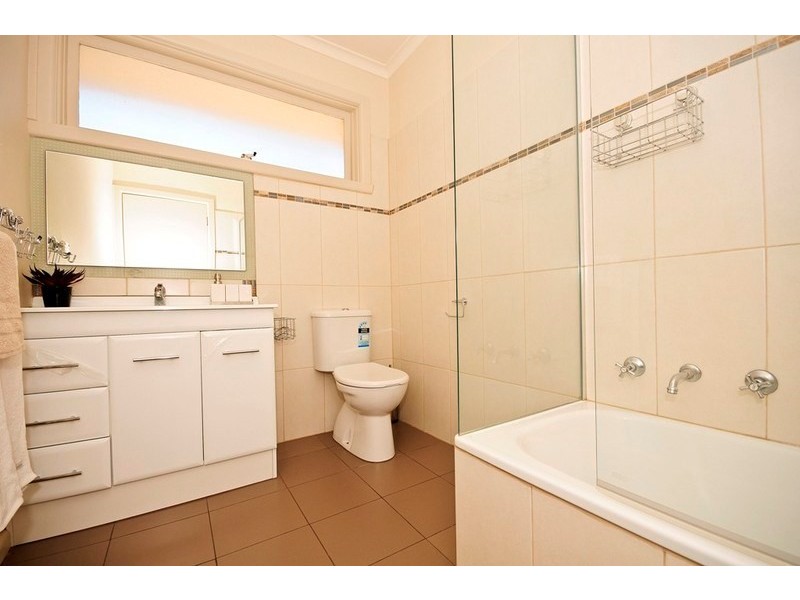 2 AMINGA Court, Croydon VIC 3136