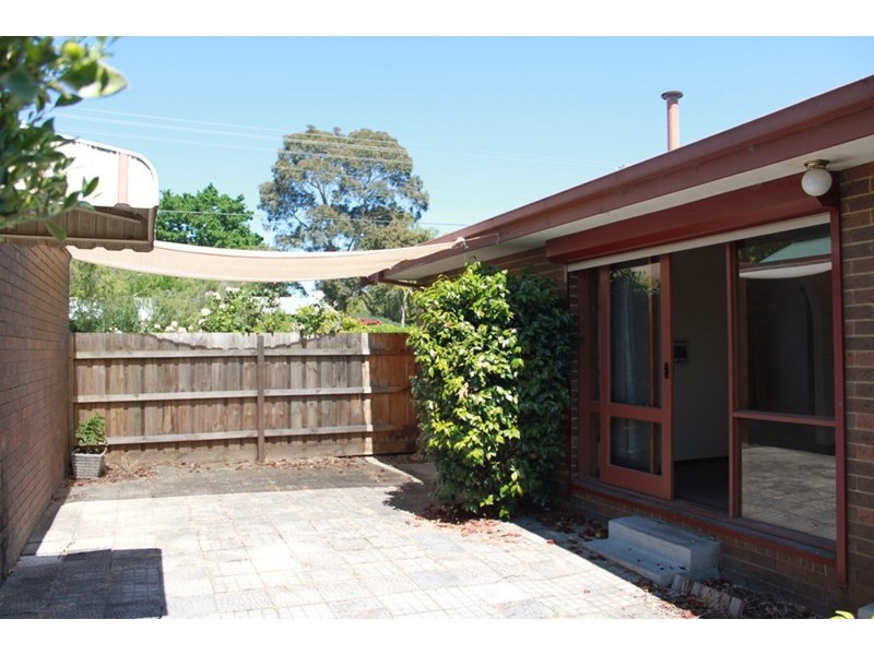 1/1-3 Leigh Road, Croydon VIC 3136