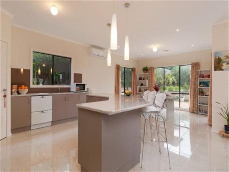 42 Pacific Drive, Mooroolbark VIC 3138