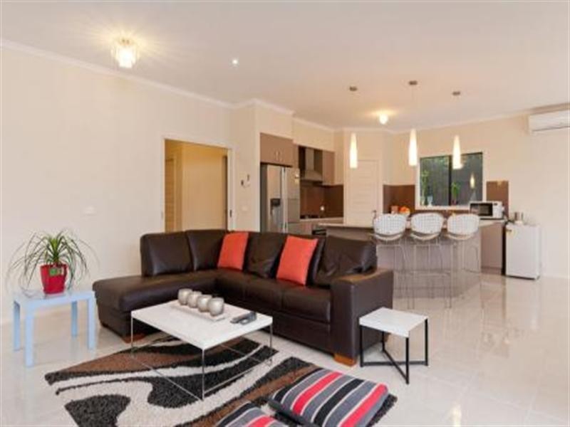 42 Pacific Drive, Mooroolbark VIC 3138