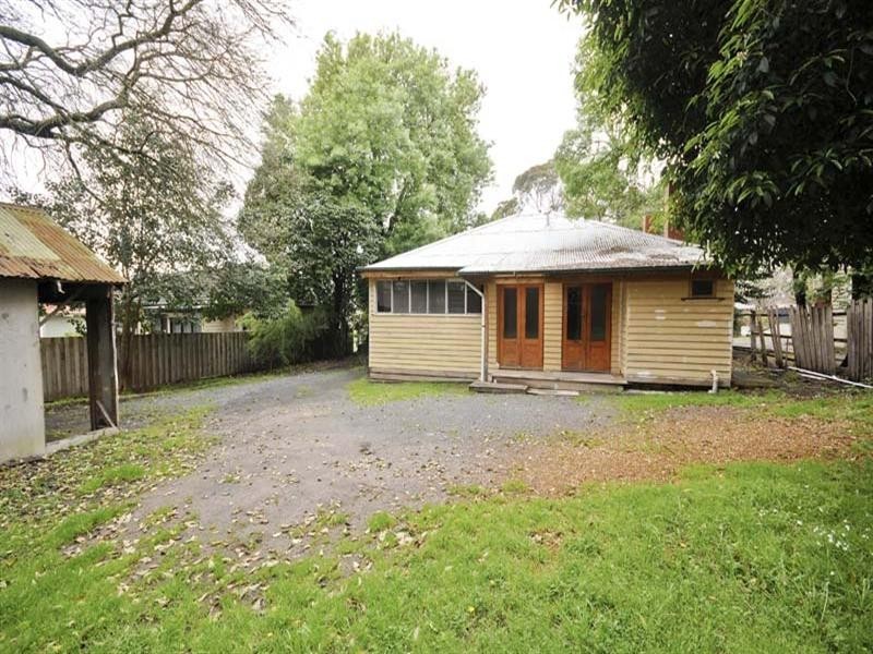 145 Mount Dandenong Road, Croydon VIC 3136