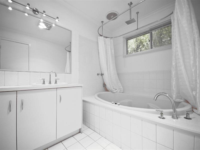 3 Latrobe Court, Croydon Hills VIC 3136