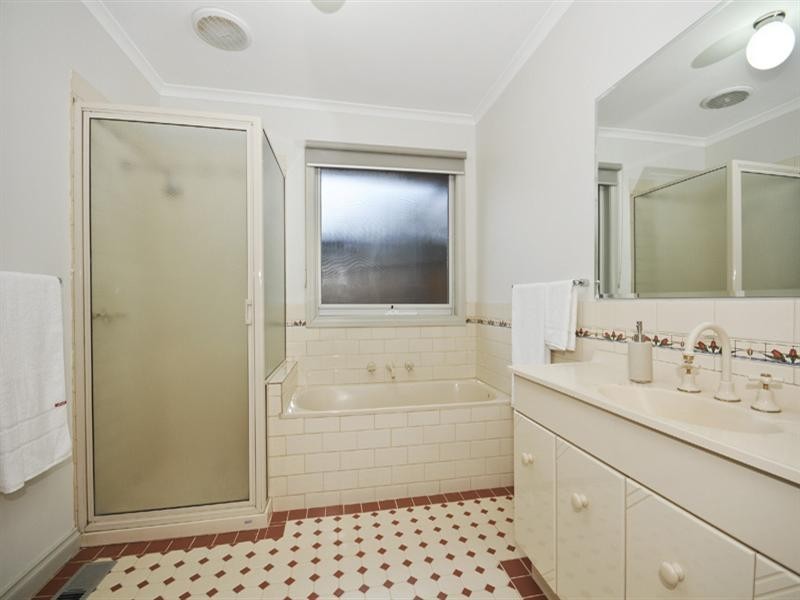 31 TIMMS Avenue, Croydon VIC 3136