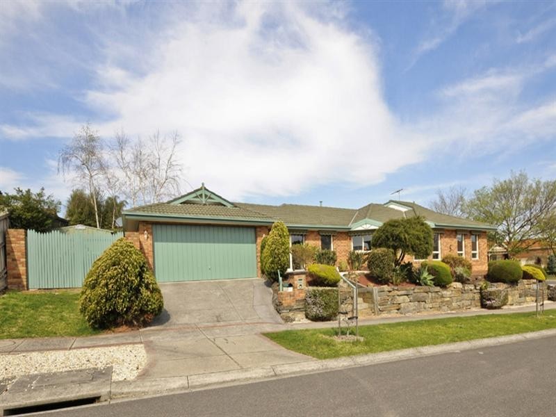 15 BUVELOT Court, Chirnside Park VIC 3116