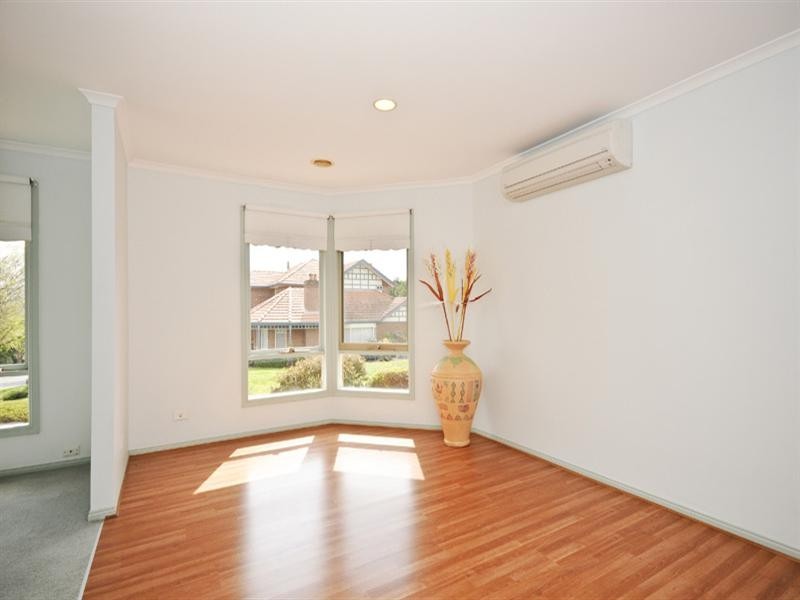 15 BUVELOT Court, Chirnside Park VIC 3116