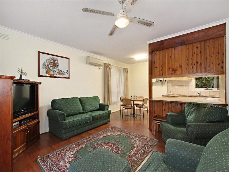 37 LOMOND Avenue, Kilsyth VIC 3137