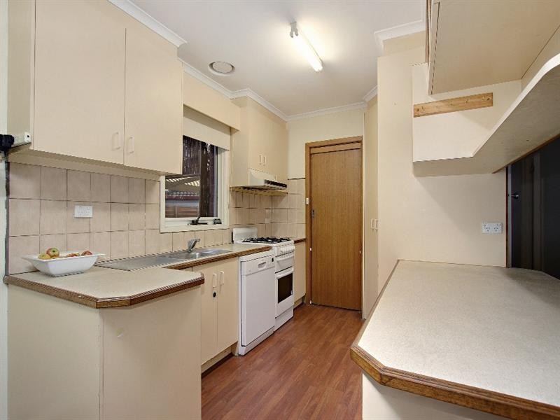 37 LOMOND Avenue, Kilsyth VIC 3137