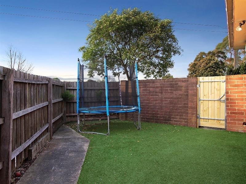 37 LOMOND Avenue, Kilsyth VIC 3137