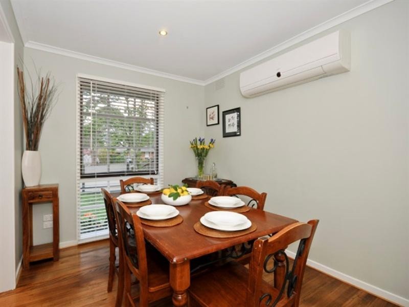 11 CHESNEY Drive, Ringwood VIC 3134