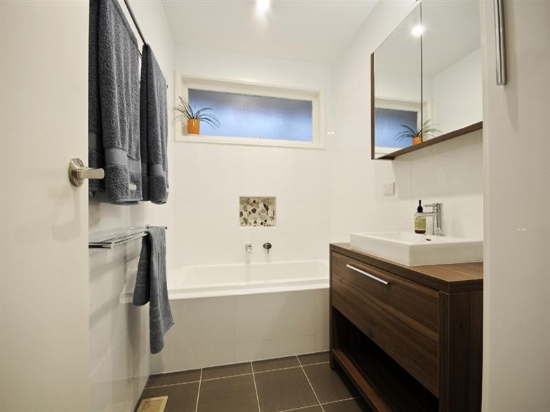 11 CHESNEY Drive, Ringwood VIC 3134