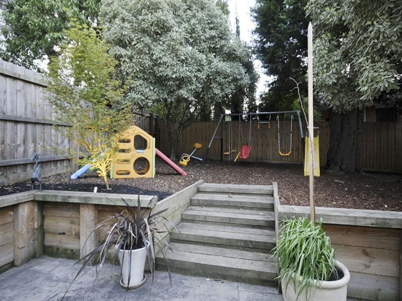 11 CHESNEY Drive, Ringwood VIC 3134