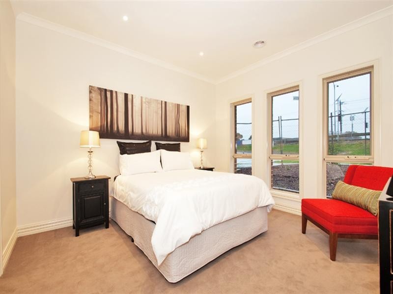 U 2,3,4, 395 MAROONDAH Highway, Croydon North VIC 3136