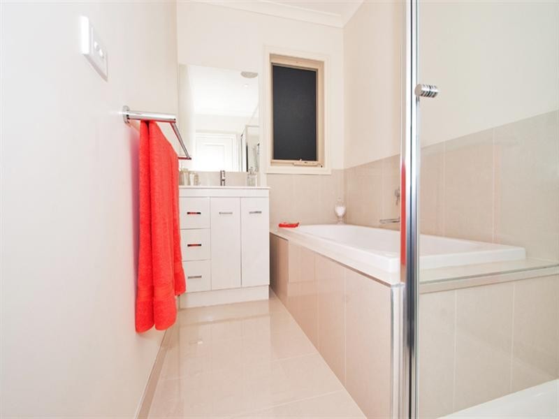 U 2,3,4, 395 MAROONDAH Highway, Croydon North VIC 3136