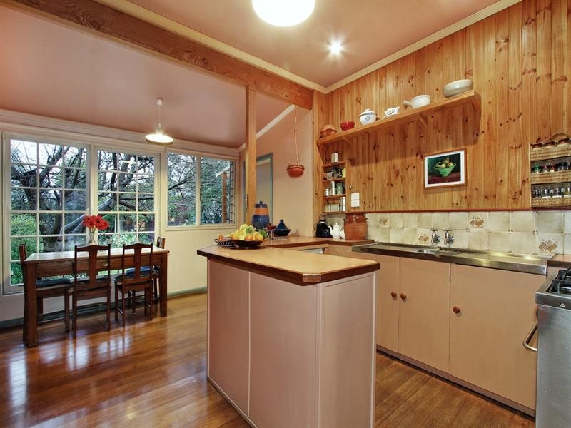 1 GRANDVIEW Avenue, Croydon VIC 3136