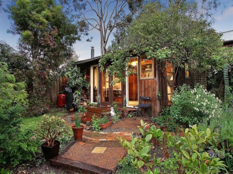 1 GRANDVIEW Avenue, Croydon VIC 3136