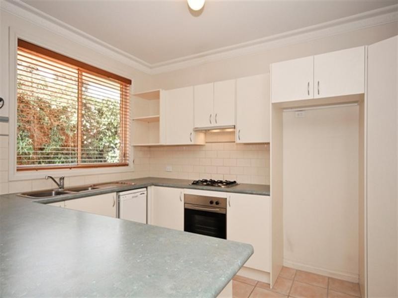 4/12 Mirabel Avenue, Ringwood East VIC 3135