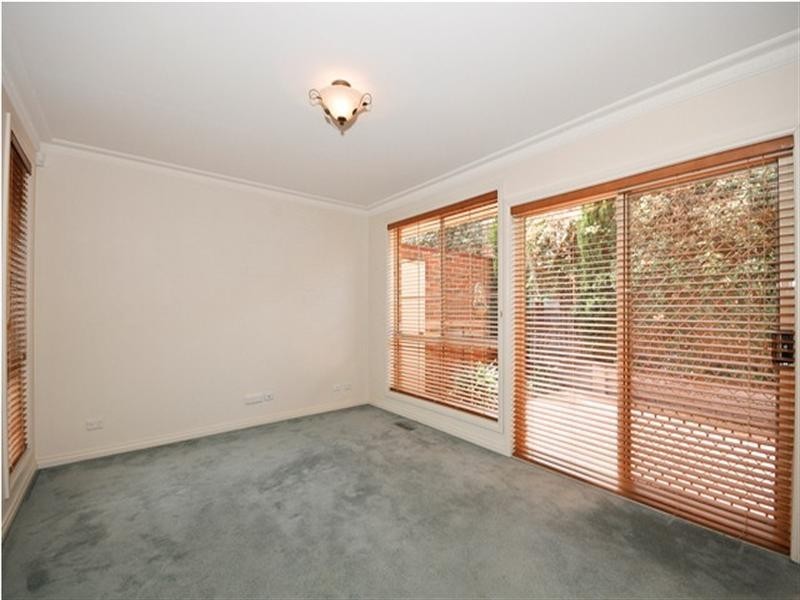 4/12 Mirabel Avenue, Ringwood East VIC 3135