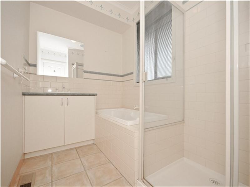 4/12 Mirabel Avenue, Ringwood East VIC 3135