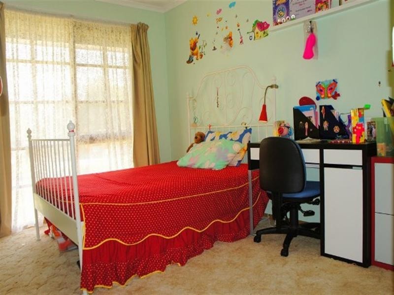 47 Rosemary Avenue, Croydon Hills VIC 3136